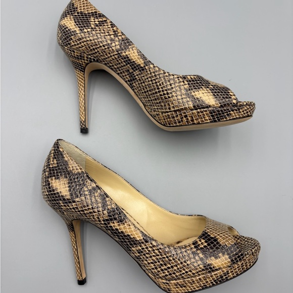 Jimmy Choo Women's Peep Toe Heels - snakeskin size 37.5 - Picture 4 of 12
